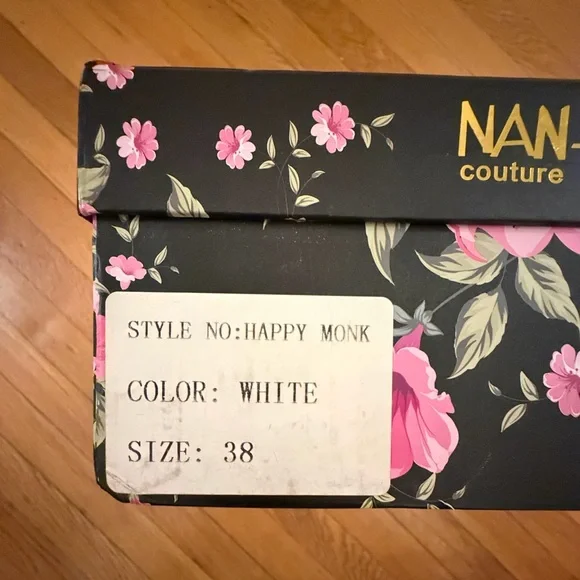 White High-Top Platform w/ Metal Jewel accents-Sneakers. New in Box - Picture 10 of 10